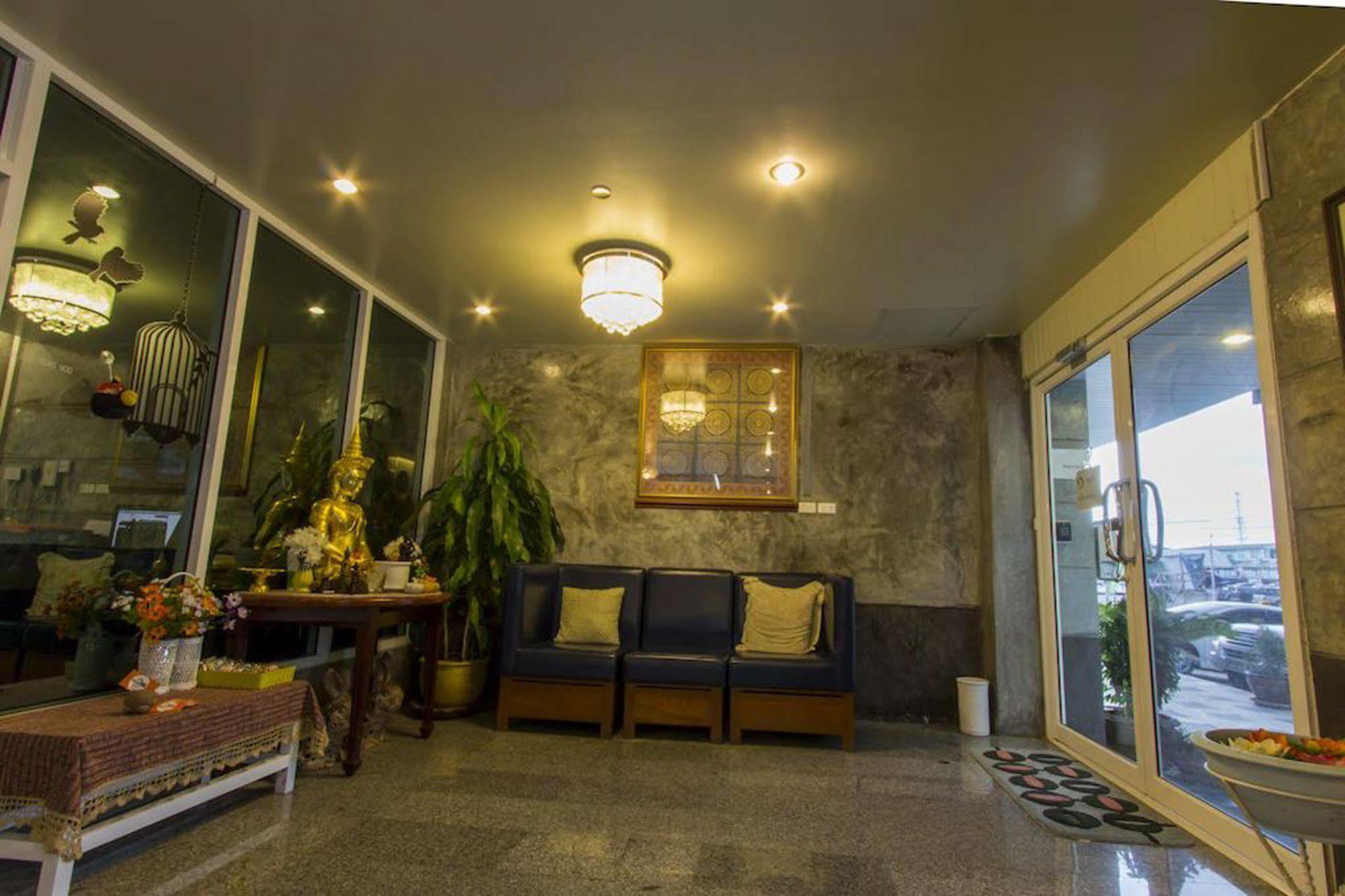 The One Phetchabun Aparthotel Exterior photo